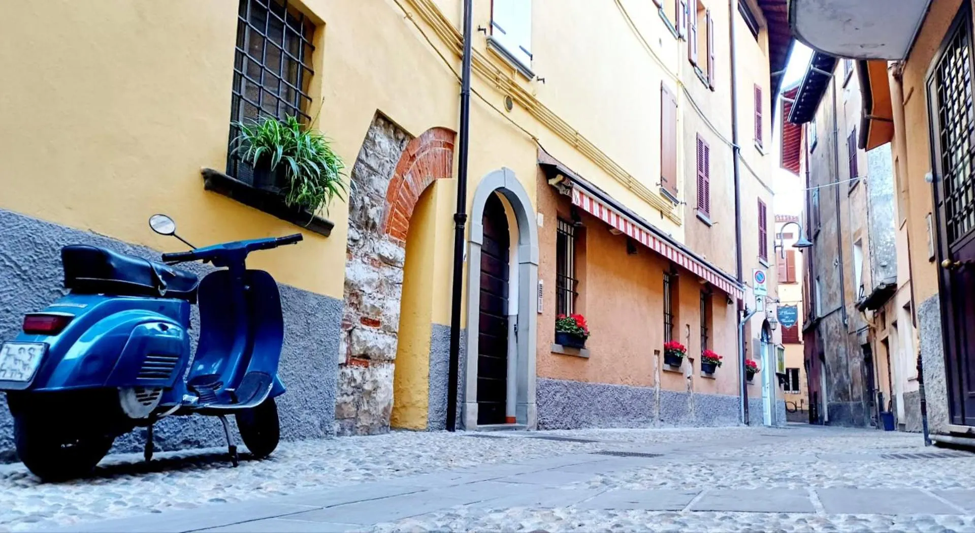 Lovely Mansard Iseo Portelle Holiday With Private Parking And Bike Storage Italia